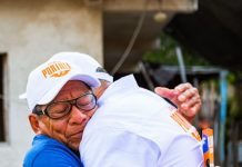 Emotiva participación de la gente con el candidato Jorge Portilla en Tulum